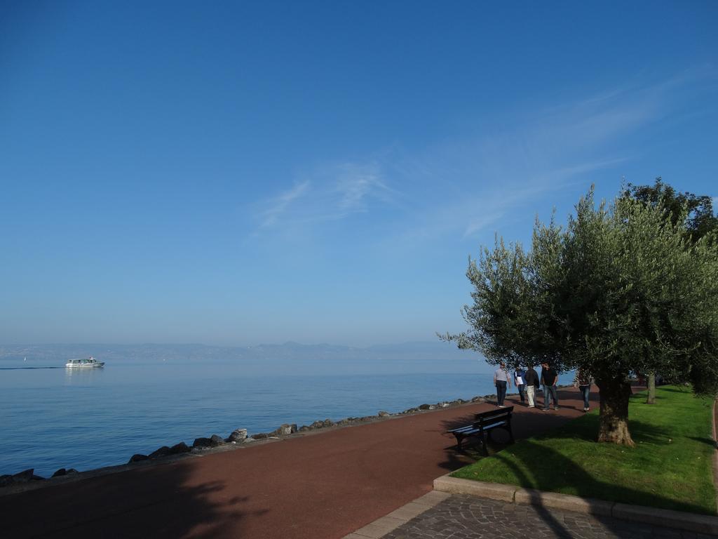 Hotel Le Littoral Evian-les-Bains Exterior photo